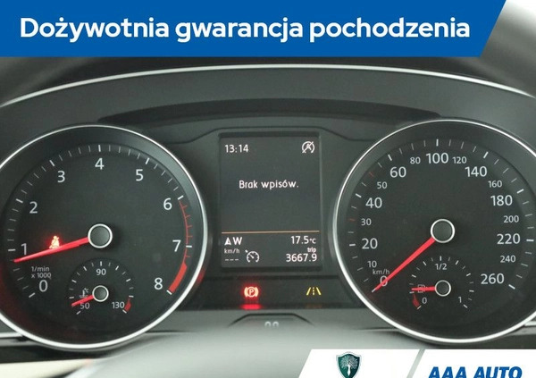 Volkswagen Passat cena 74000 przebieg: 87208, rok produkcji 2016 z Sobótka małe 254